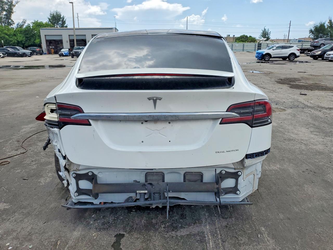 2021 Tesla Model X - Image 6