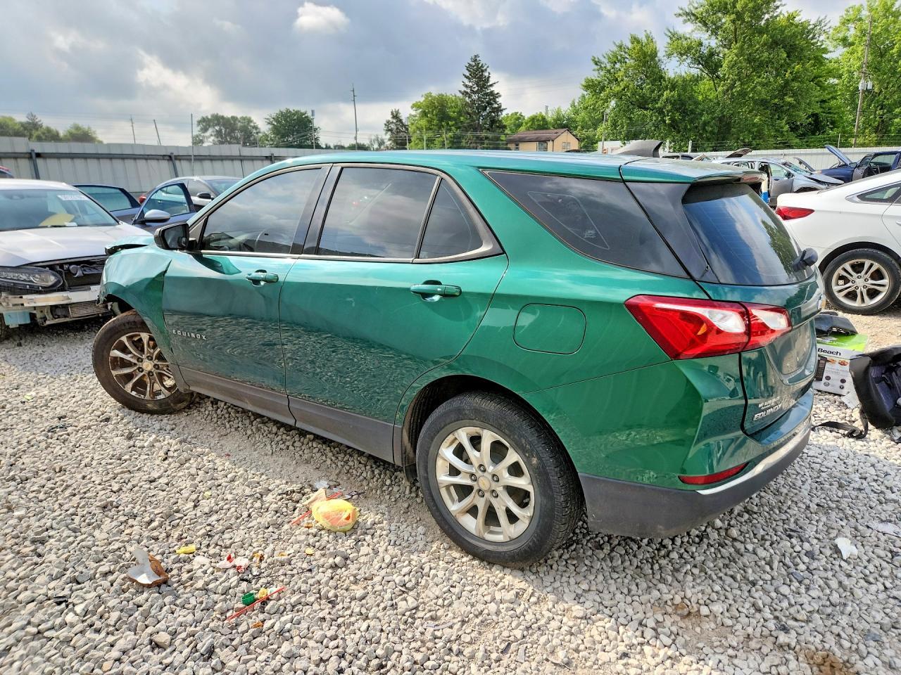 2018 Chevrolet Equinox Ls - Фото 2