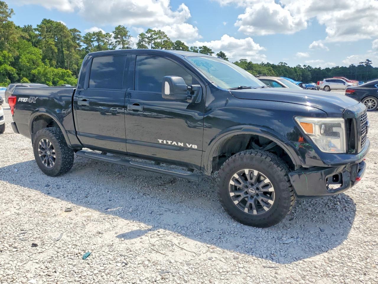 2018 Nissan Titan Pro-4X - Фото 4