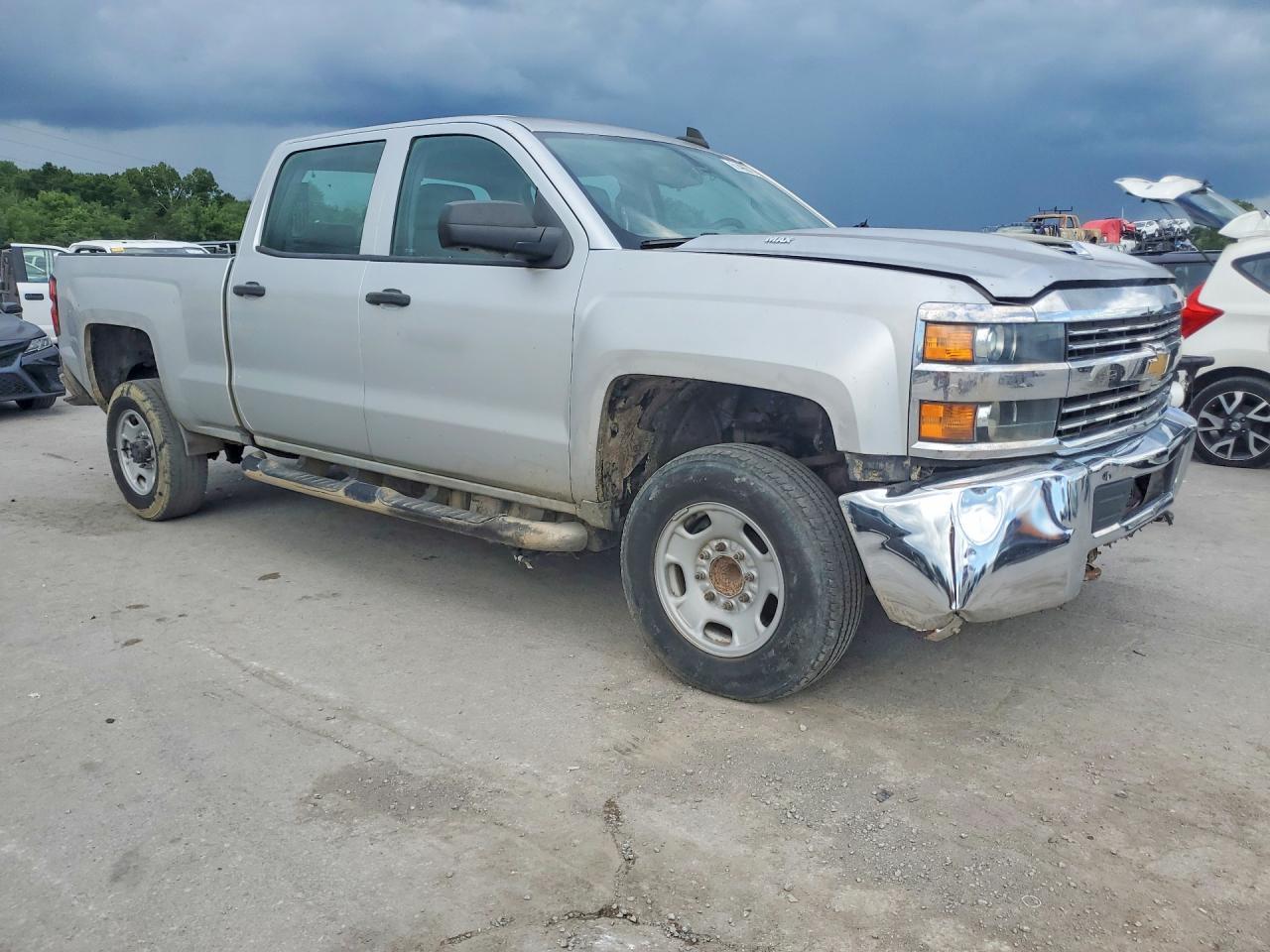 2017 Chevrolet Silverado C2500 Heavy Duty - Image 4