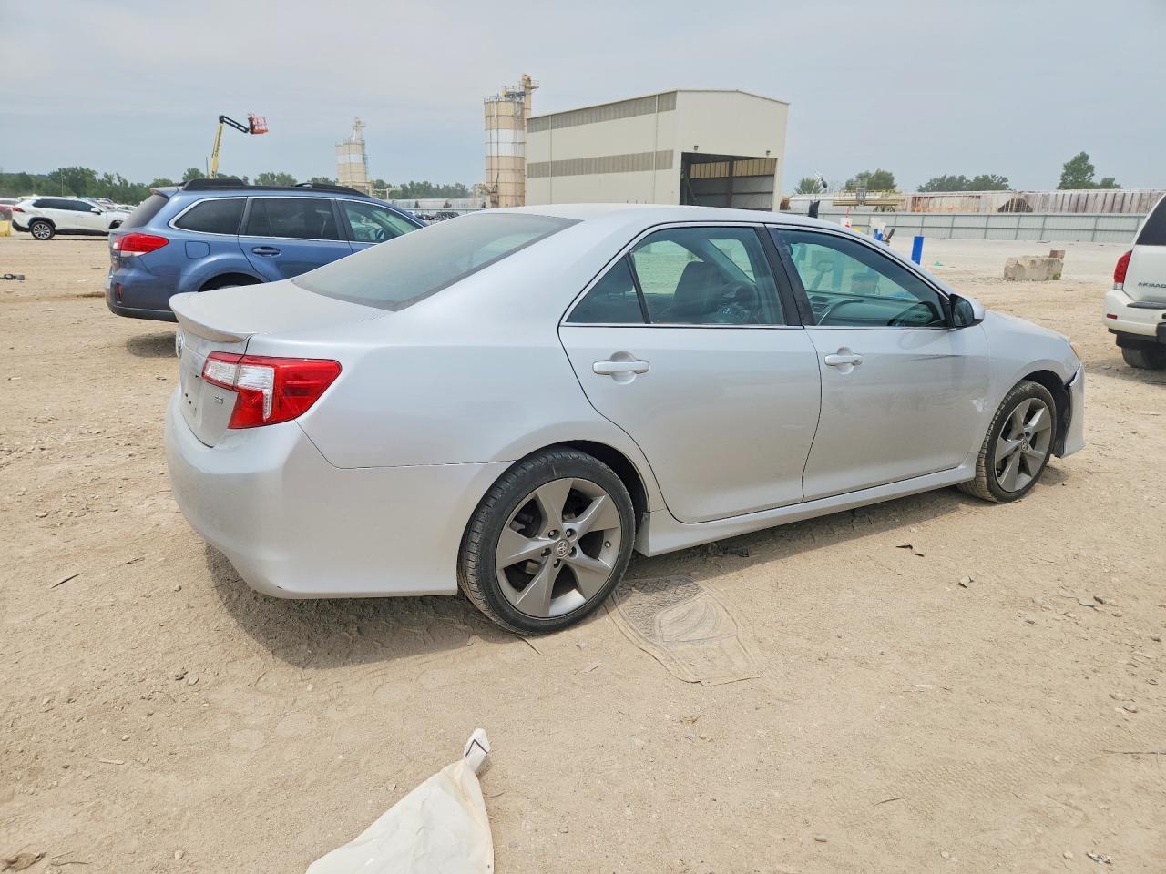 2014 Toyota Camry Se Sport - Image 3