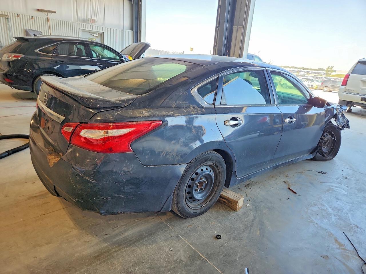 2016 Nissan Altima 2.5 S - Фото 3