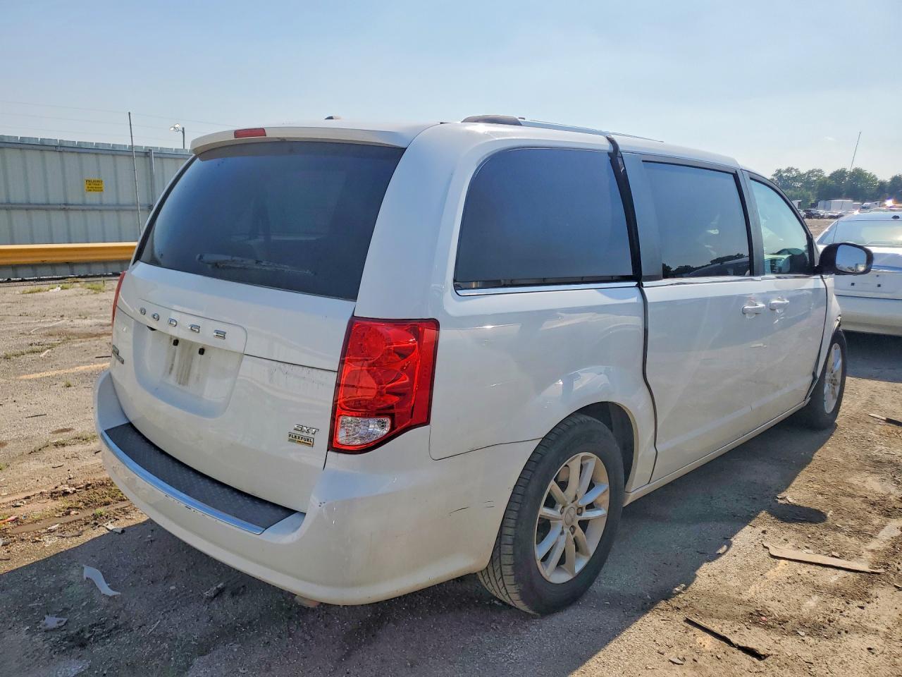 2019 Dodge Grand Caravan Sxt - Фото 3