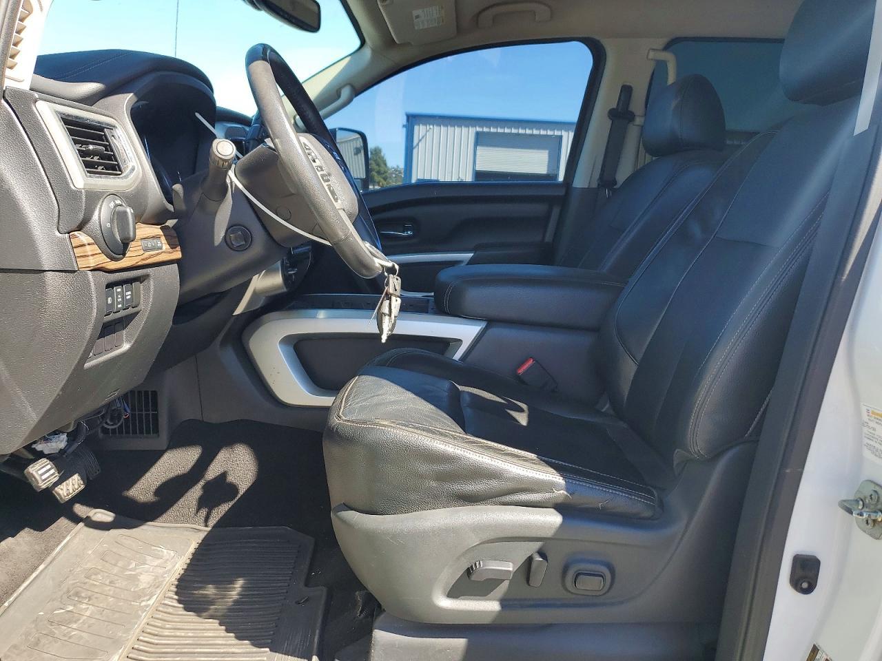 2017 Nissan Titan - Image 7