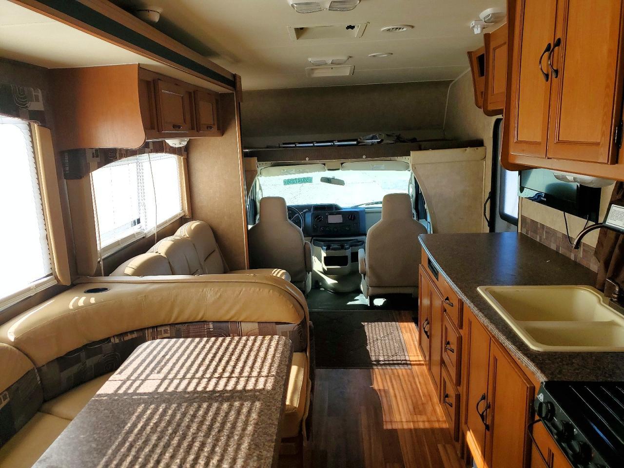 2013 Ford Econoline E450 Super Duty Cutaway Van - Image 5