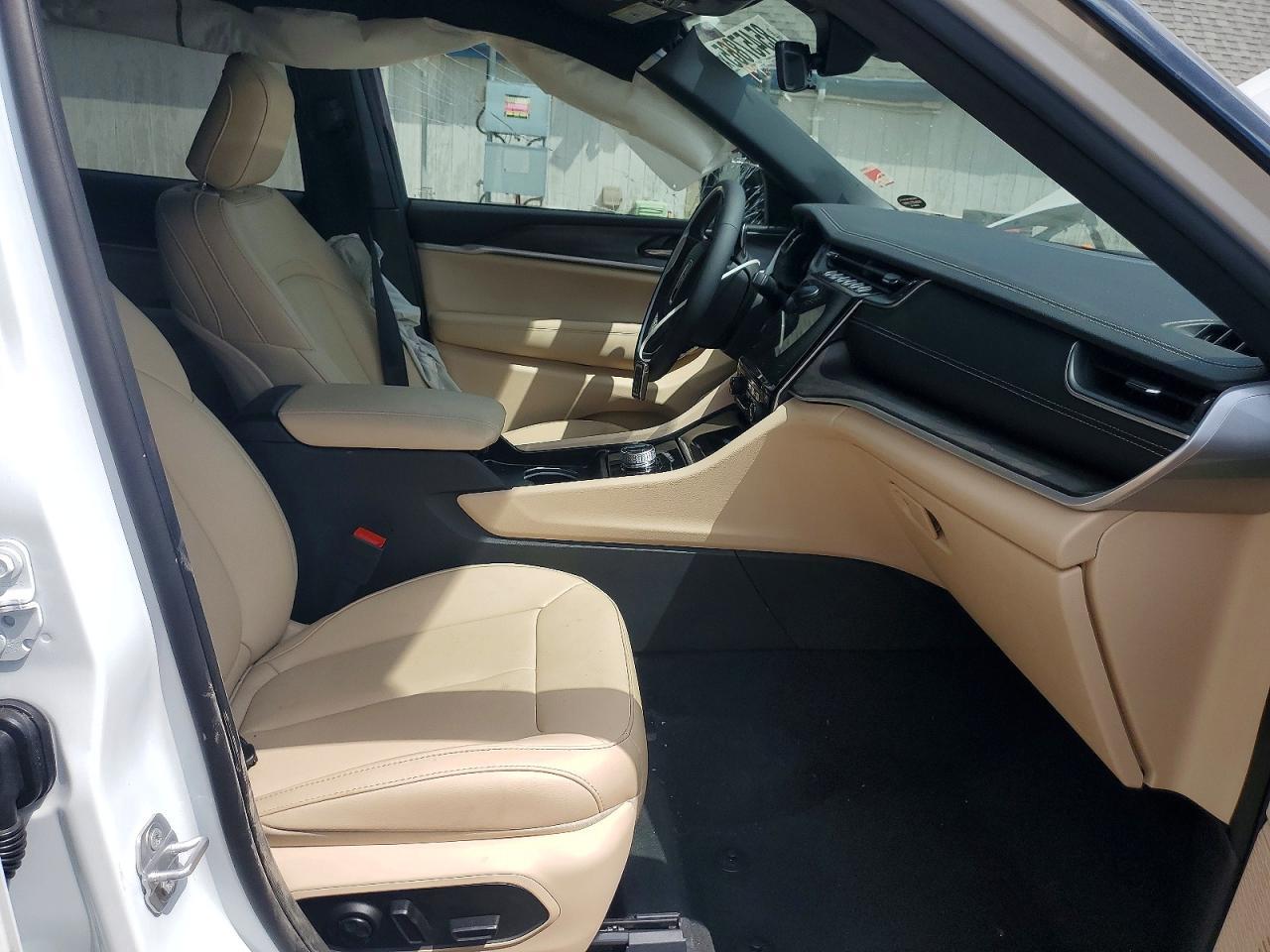 2025 Jeep Grand Cherokee Limited - Image 7