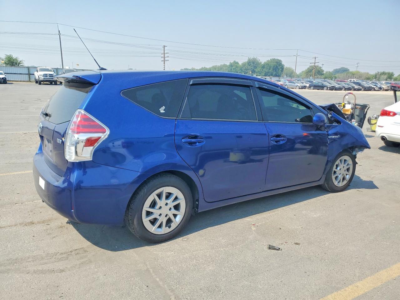 2015 Toyota Prius V Two - Image 3