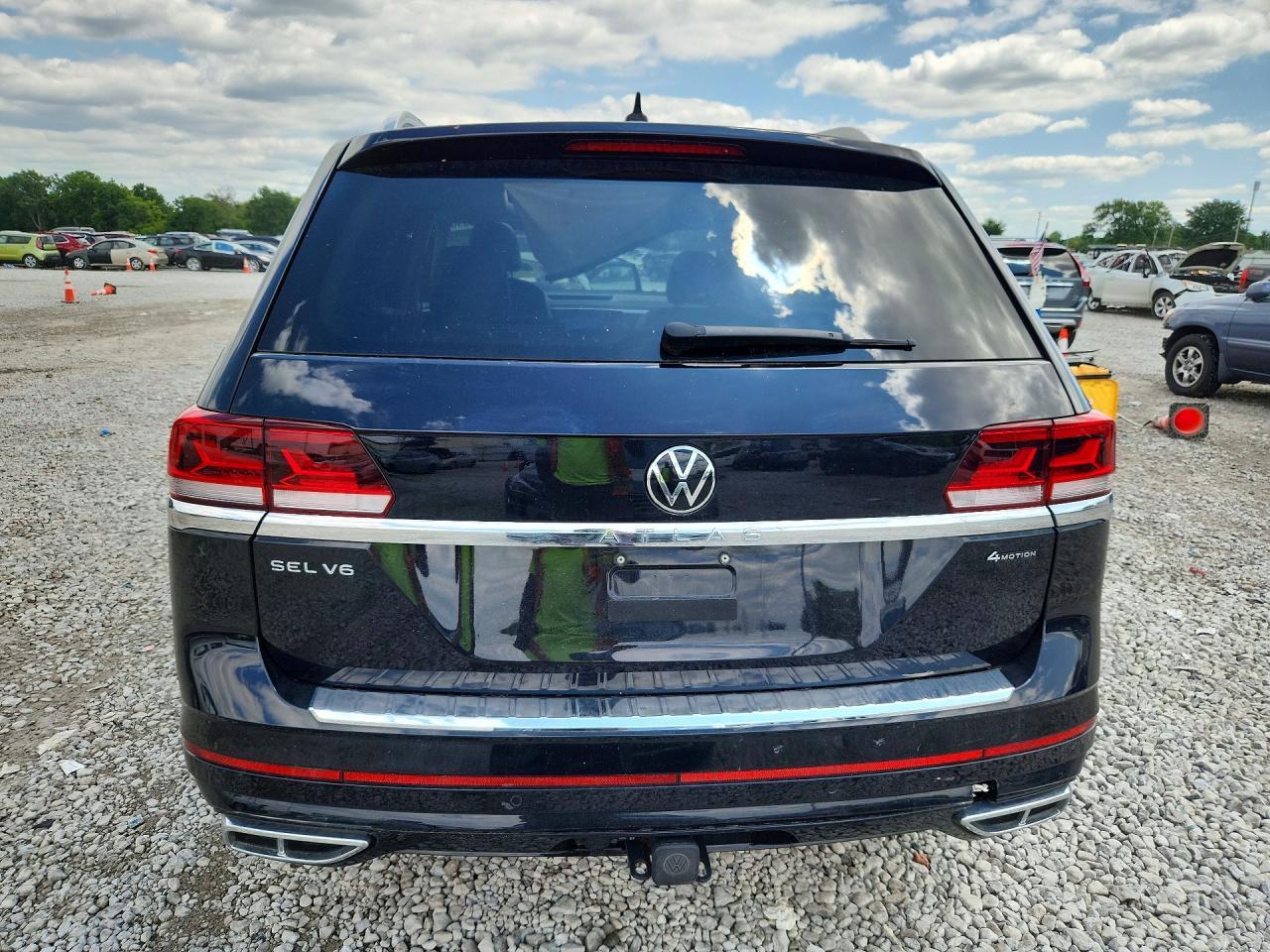 2023 Volkswagen Atlas Sel Premium R-Line - Image 6