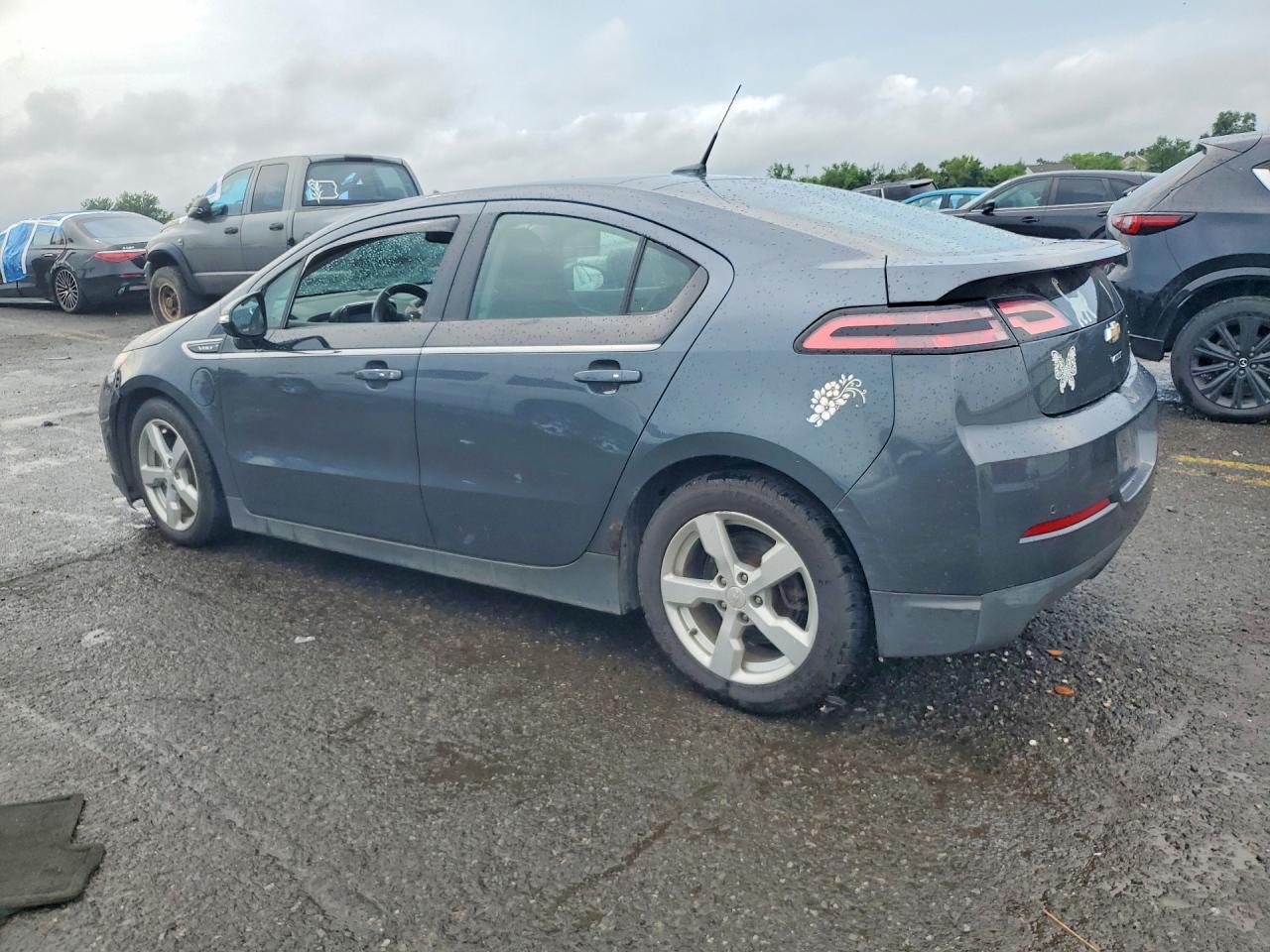 2013 Chevrolet Volt - Image 2