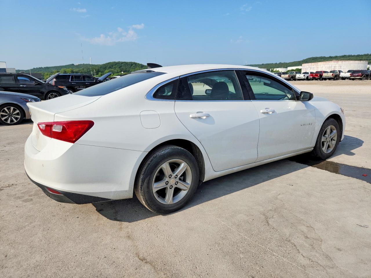 2024 Chevrolet Malibu Ls - Фото 3