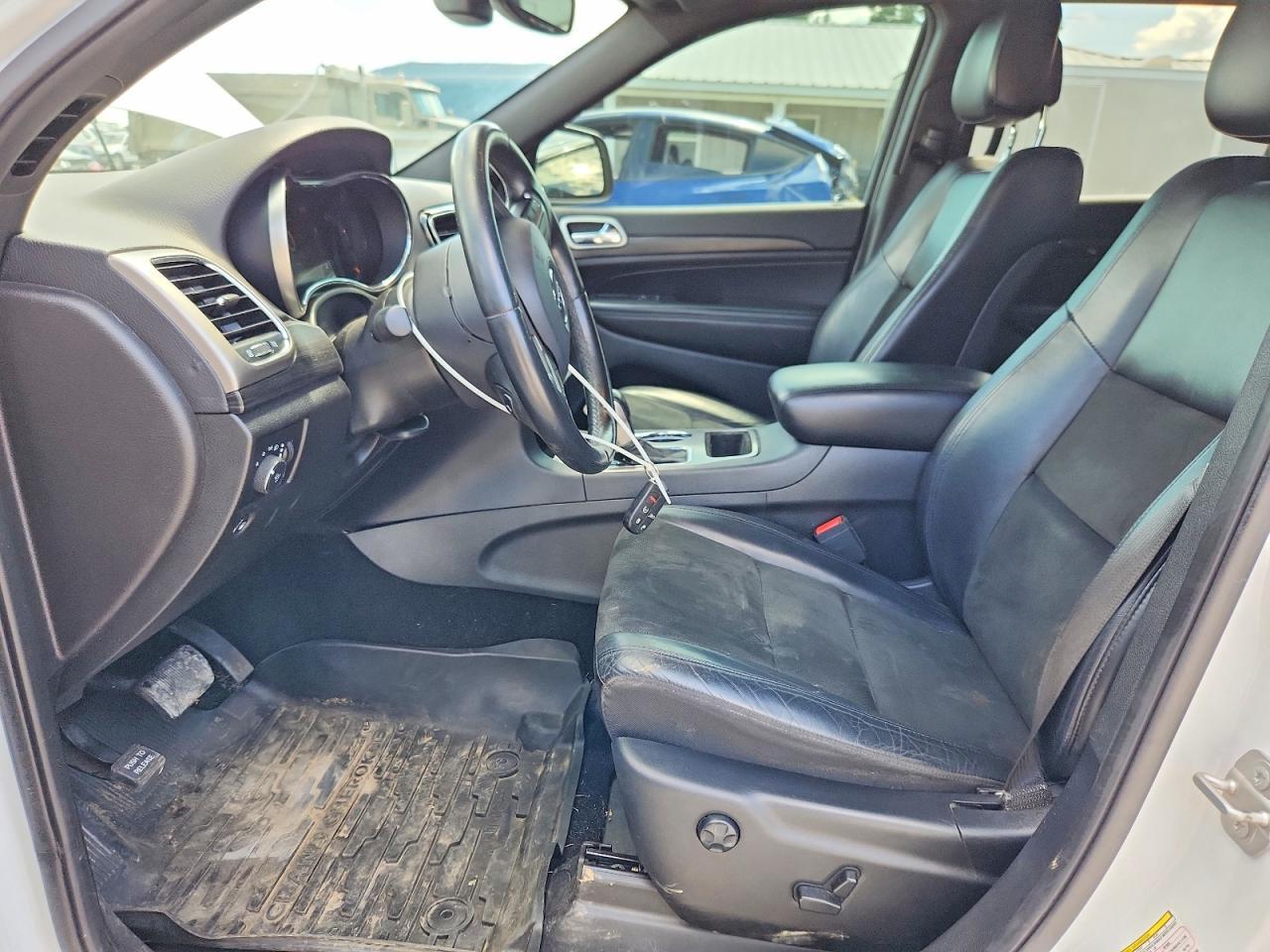 2019 Jeep Grand Cherokee Laredo - Image 7
