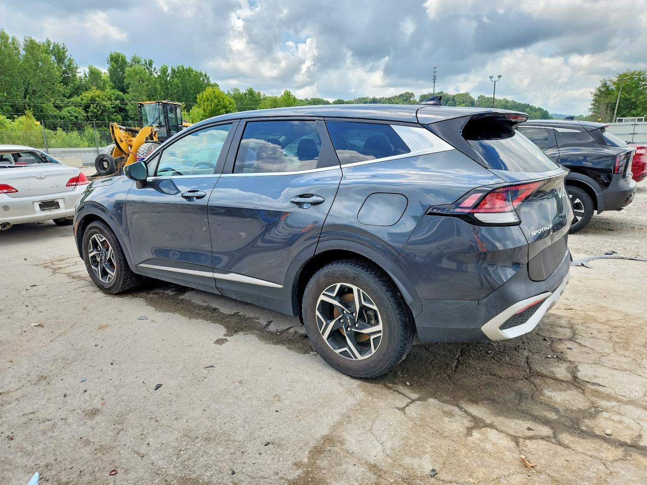 2023 Kia Sportage Lx - Image 2