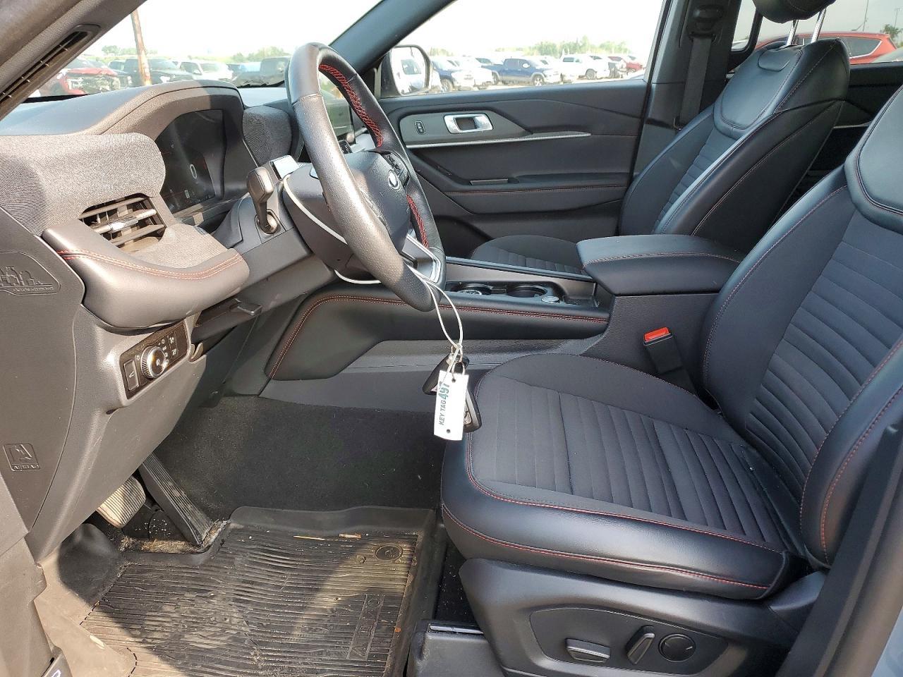 2025 Ford Explorer St-Line - Image 7