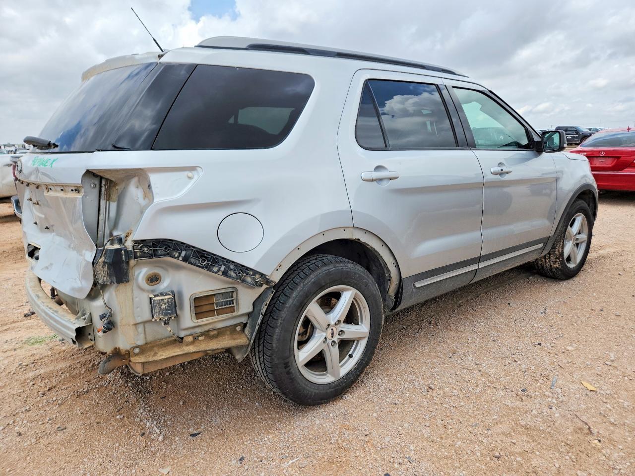 2019 Ford Explorer Xlt - Image 3