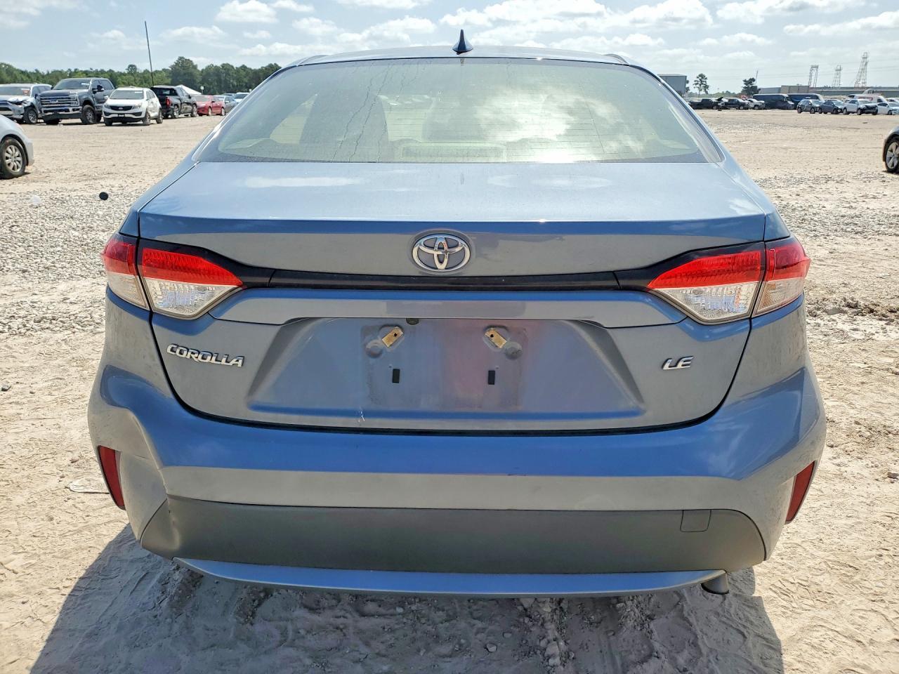 2022 Toyota Corolla Le - Image 6