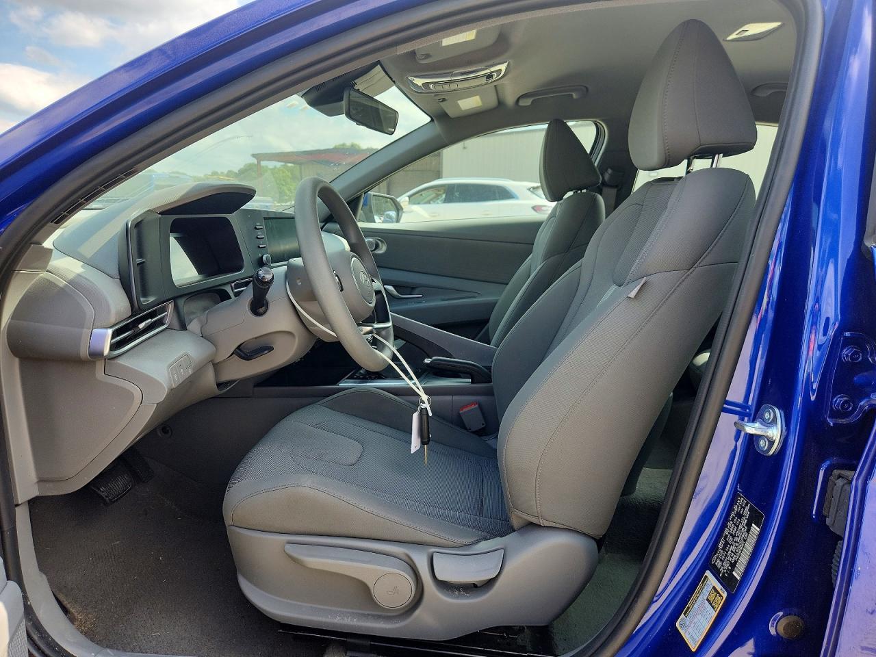 2025 Hyundai Elantra Se - Фото 7