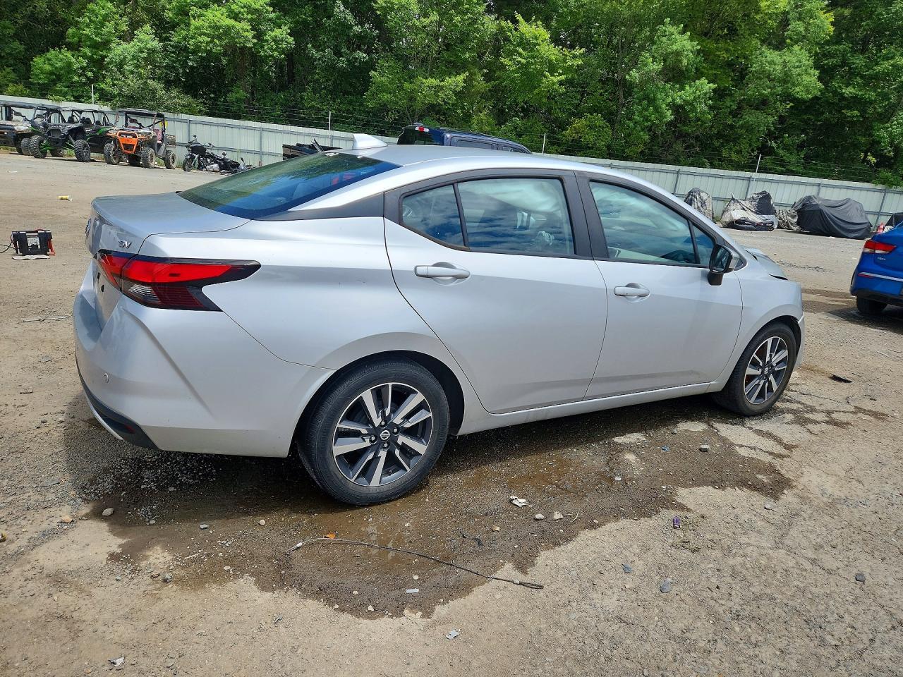 2021 Nissan Versa Sv - Image 3