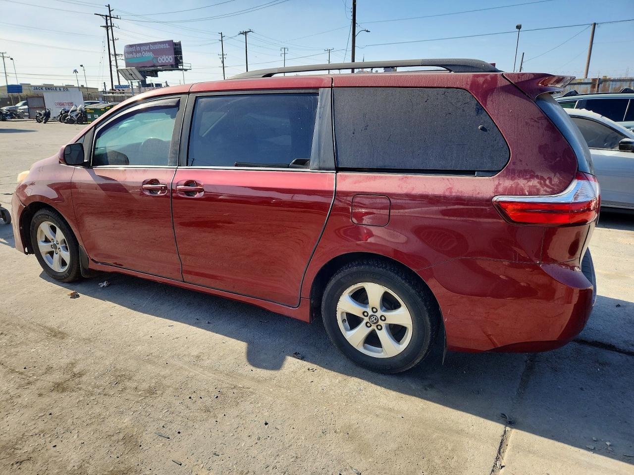 2019 Toyota Sienna Le - Фото 2
