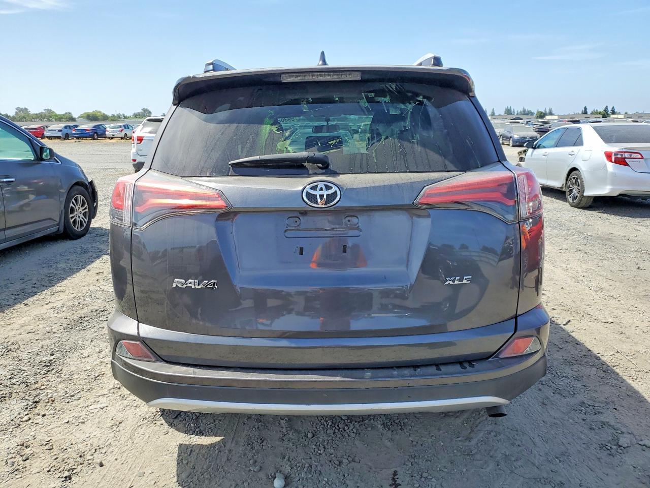 2016 Toyota Rav4 Xle - Image 6