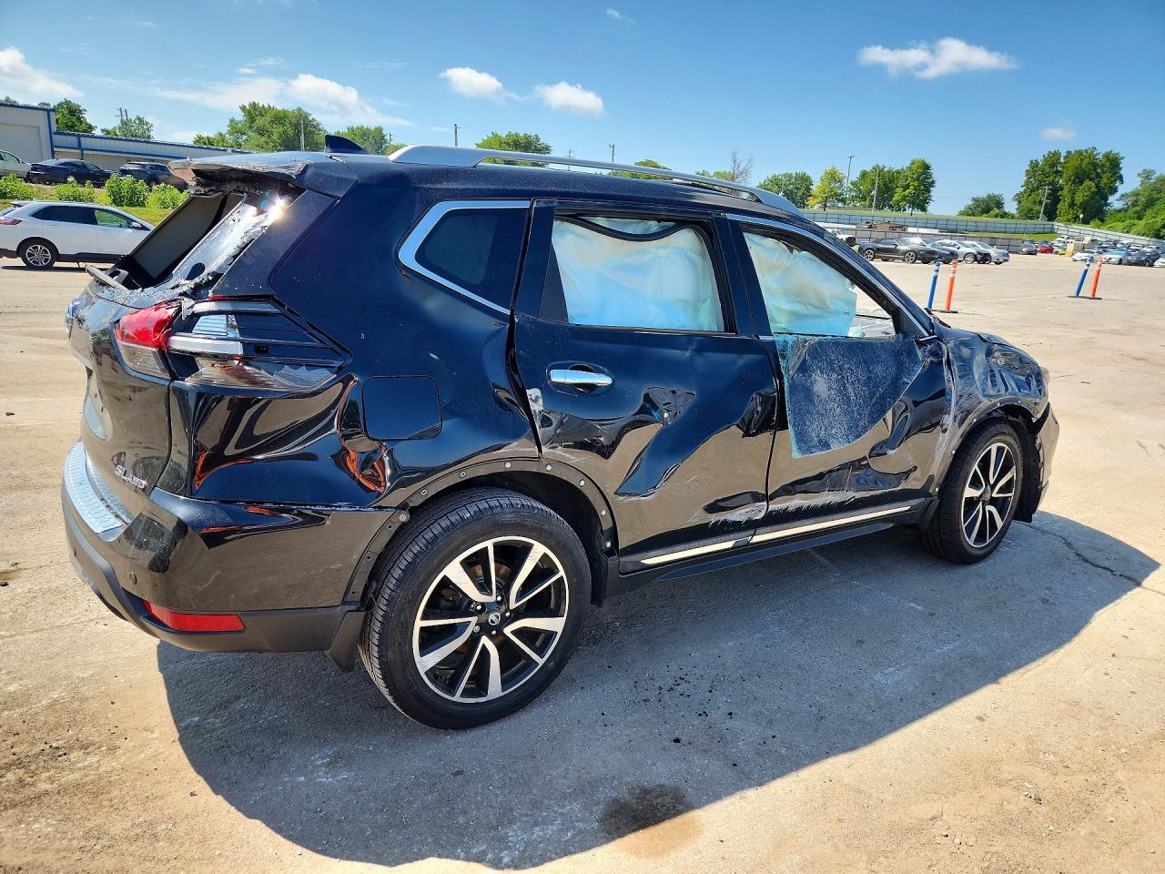 2019 Nissan Rogue S - Image 3
