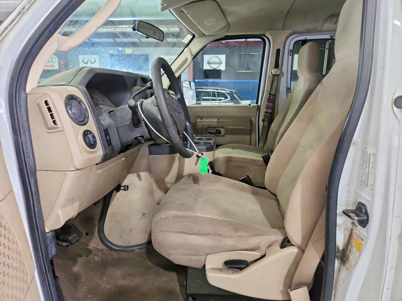 2011 Ford Econoline E350 Super Duty Wagon - Фото 7