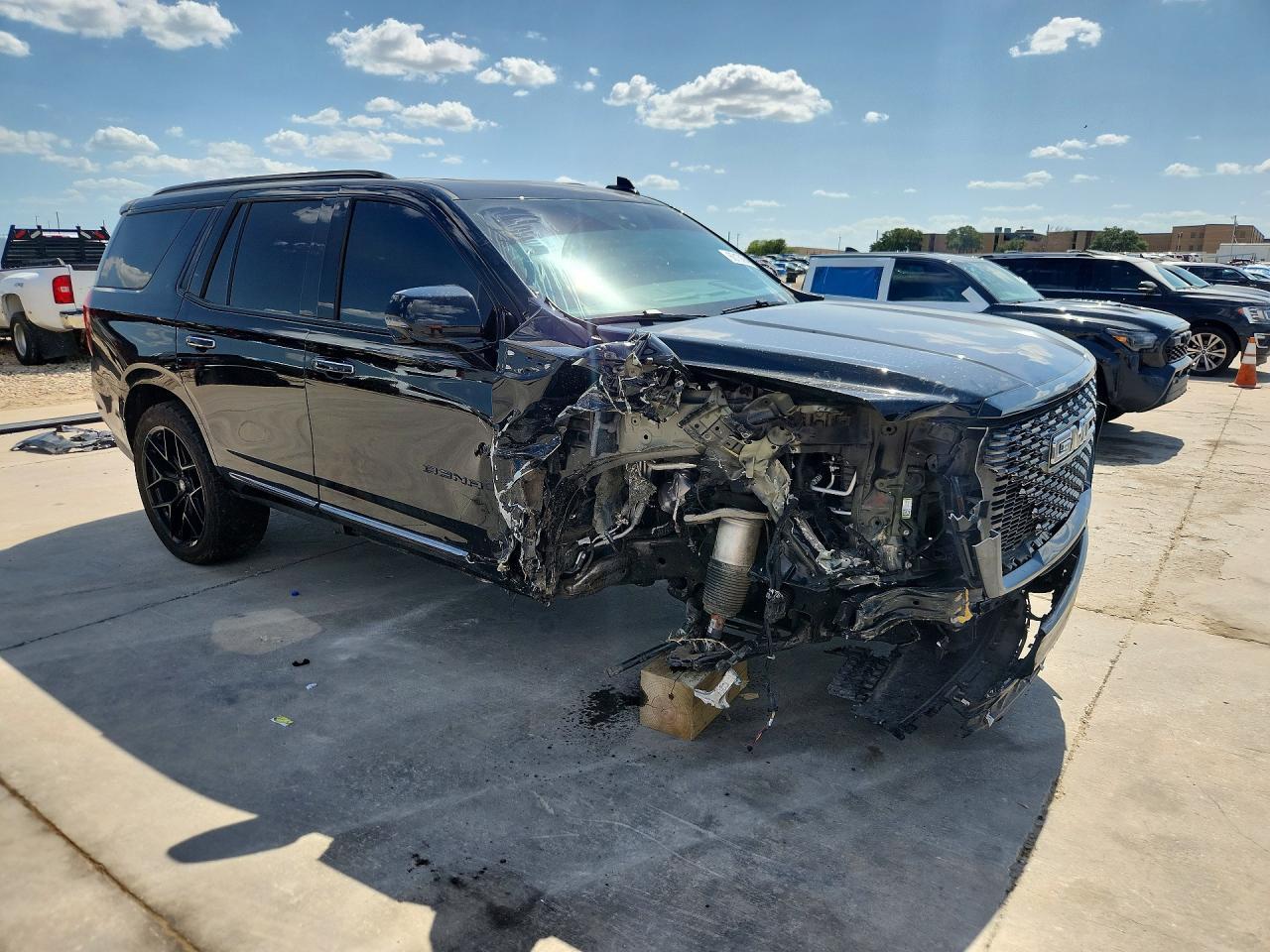 2023 GMC Yukon Denali Ultimate - Фото 4