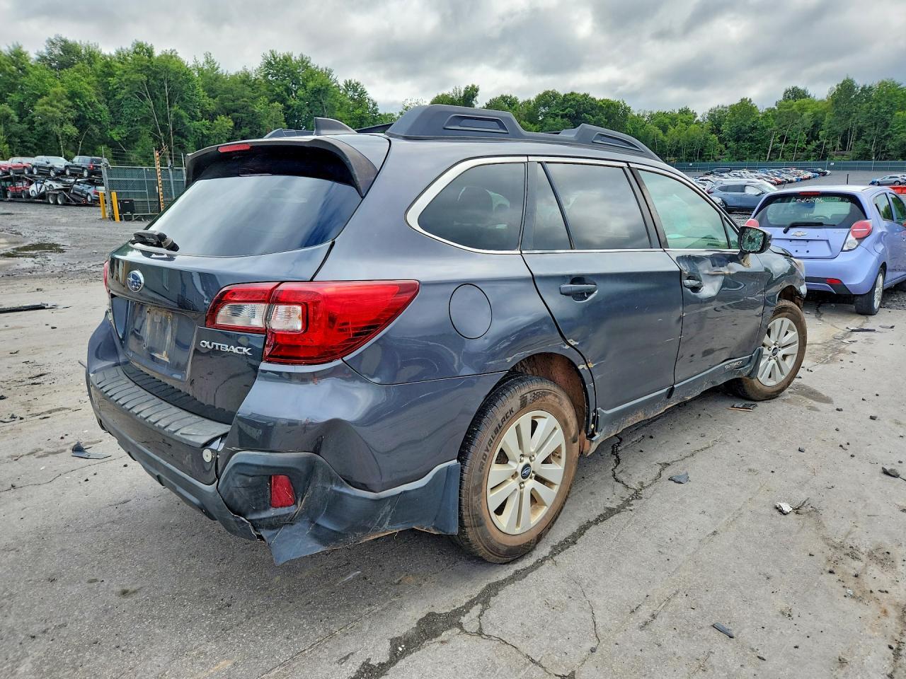 2019 Subaru Outback 2.5I Premium - Image 3