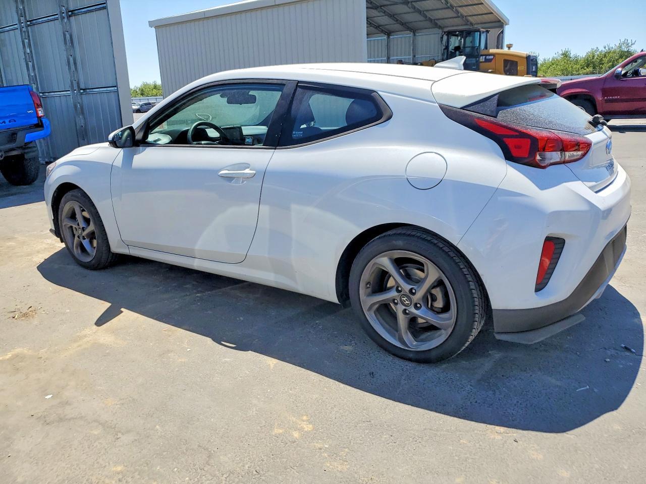 2019 Hyundai Veloster 2.0L - Фото 2