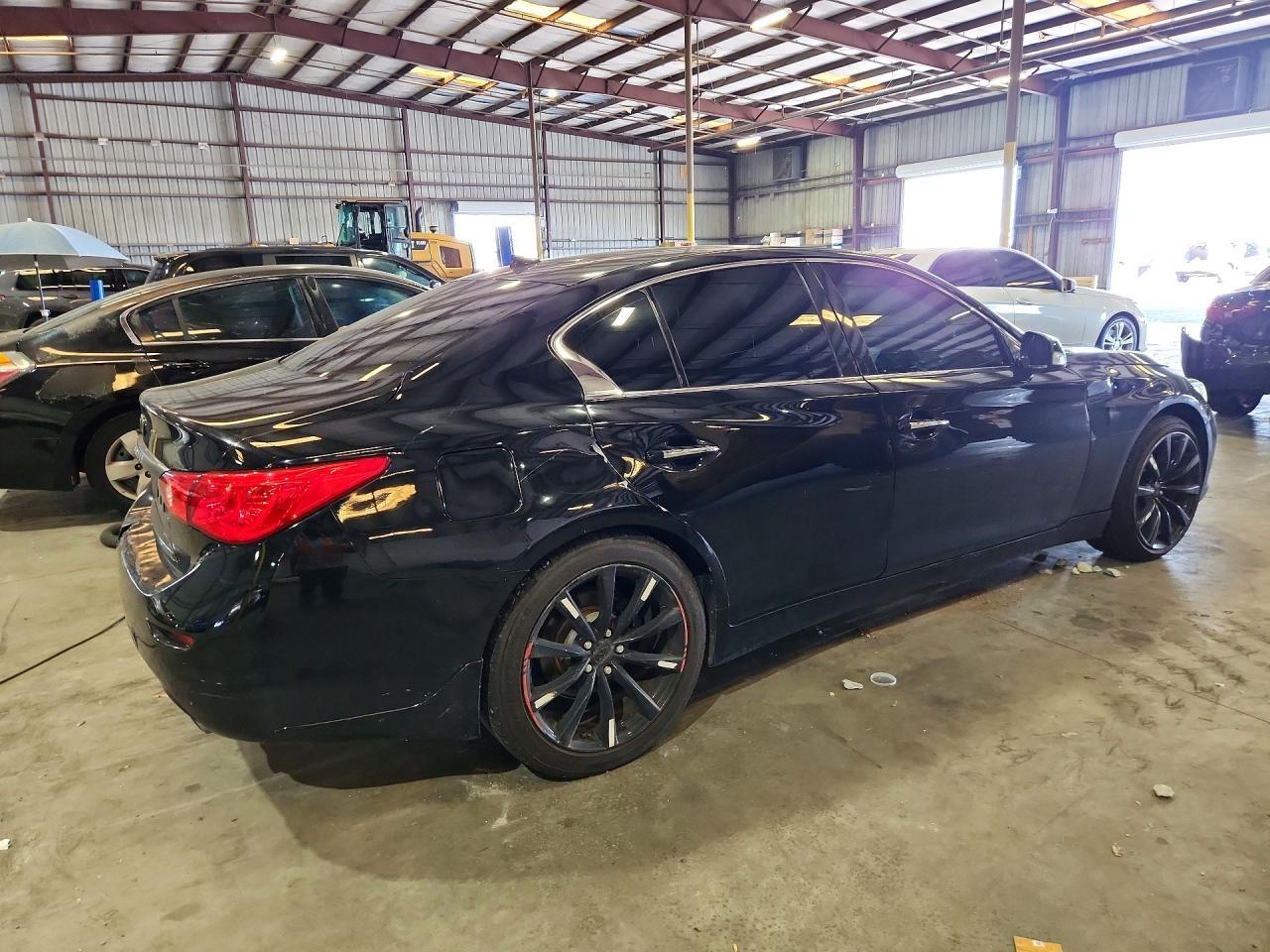 2017 Infiniti Q50 2.0T Premium - Фото 3