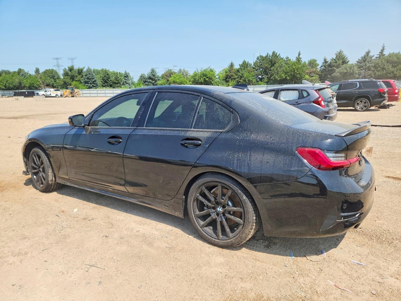 2020 BMW 330Xi - Фото 2