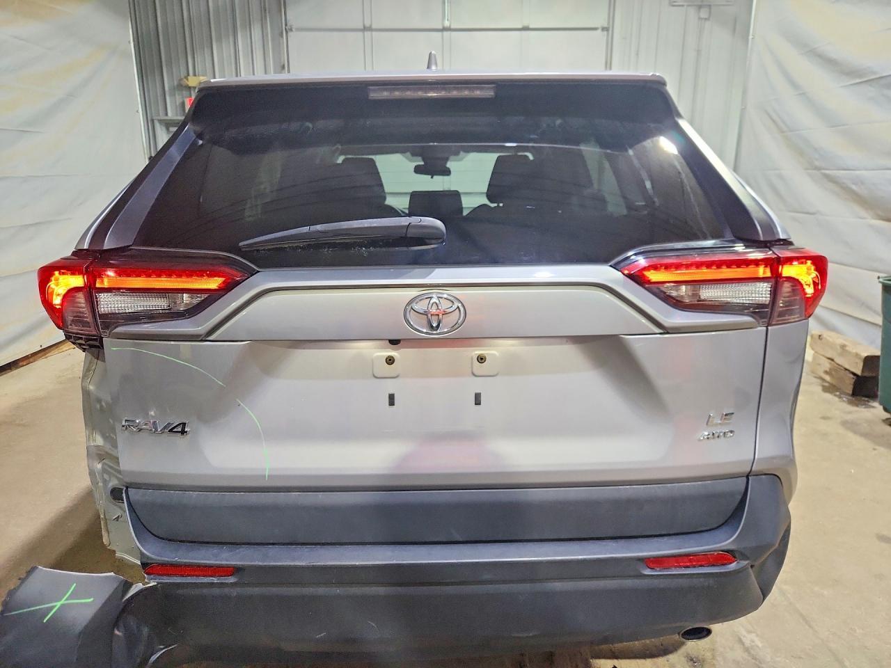 2020 Toyota Rav4 Le - Фото 6