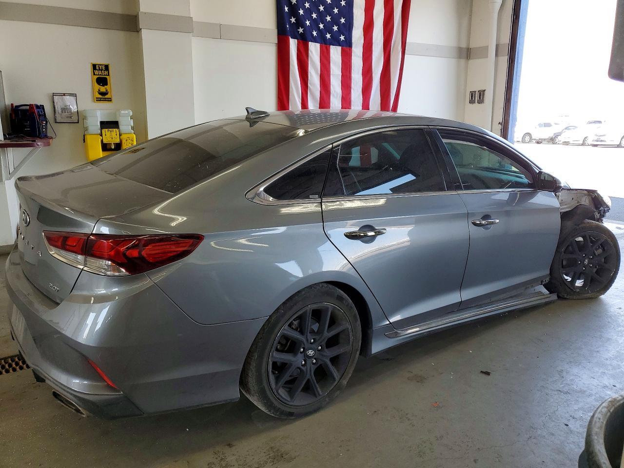 2018 Hyundai Sonata Sport 2.0T - Фото 3