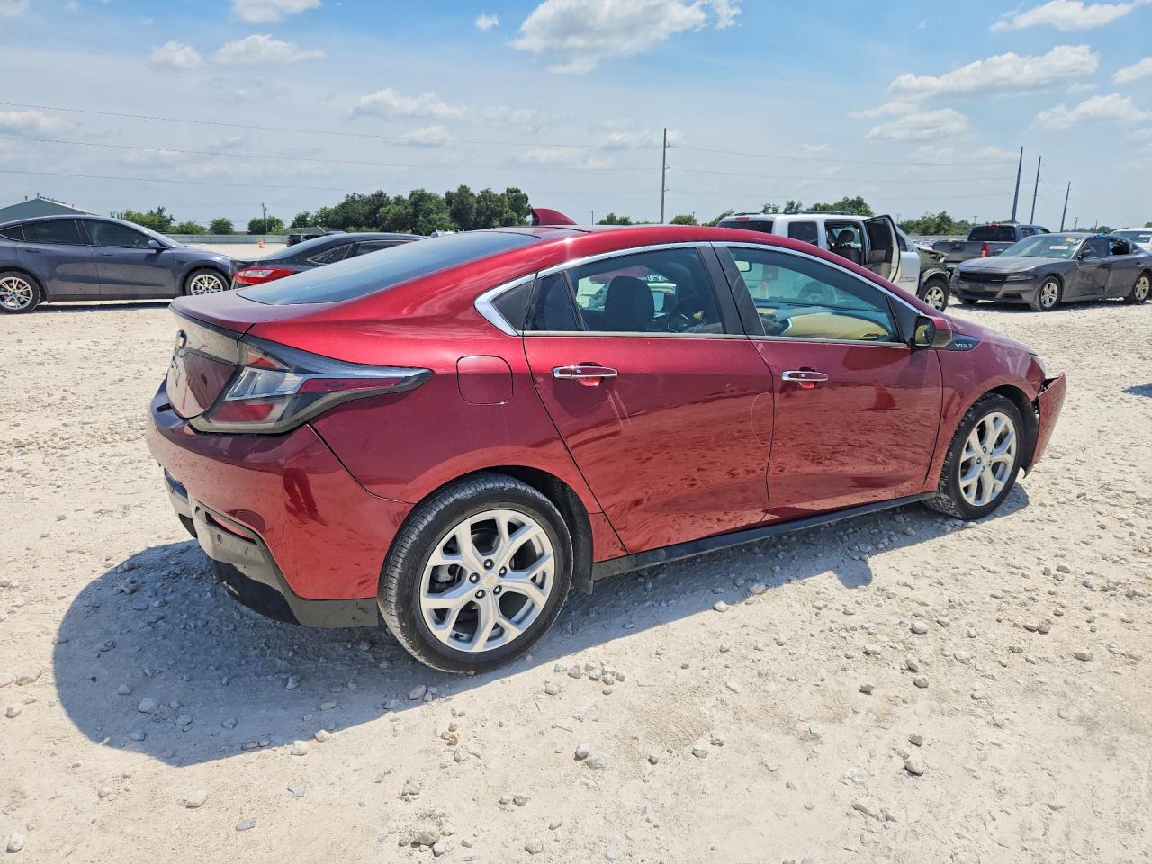 2017 Chevrolet Volt Premier - Image 3