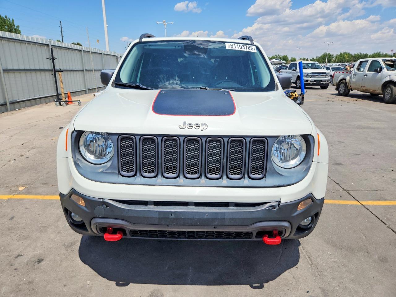 2016 Jeep Renegade Trailhawk - Image 5