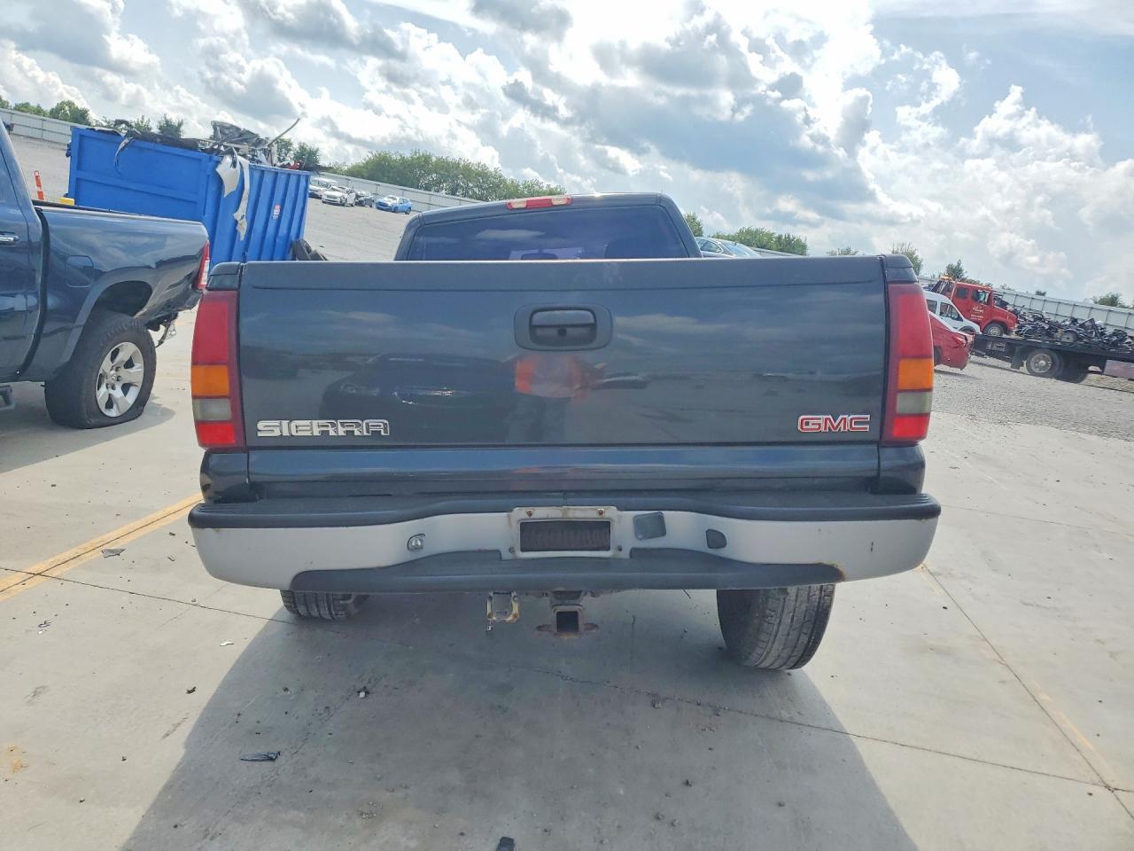 2003 GMC New Sierra K1500 - Фото 6