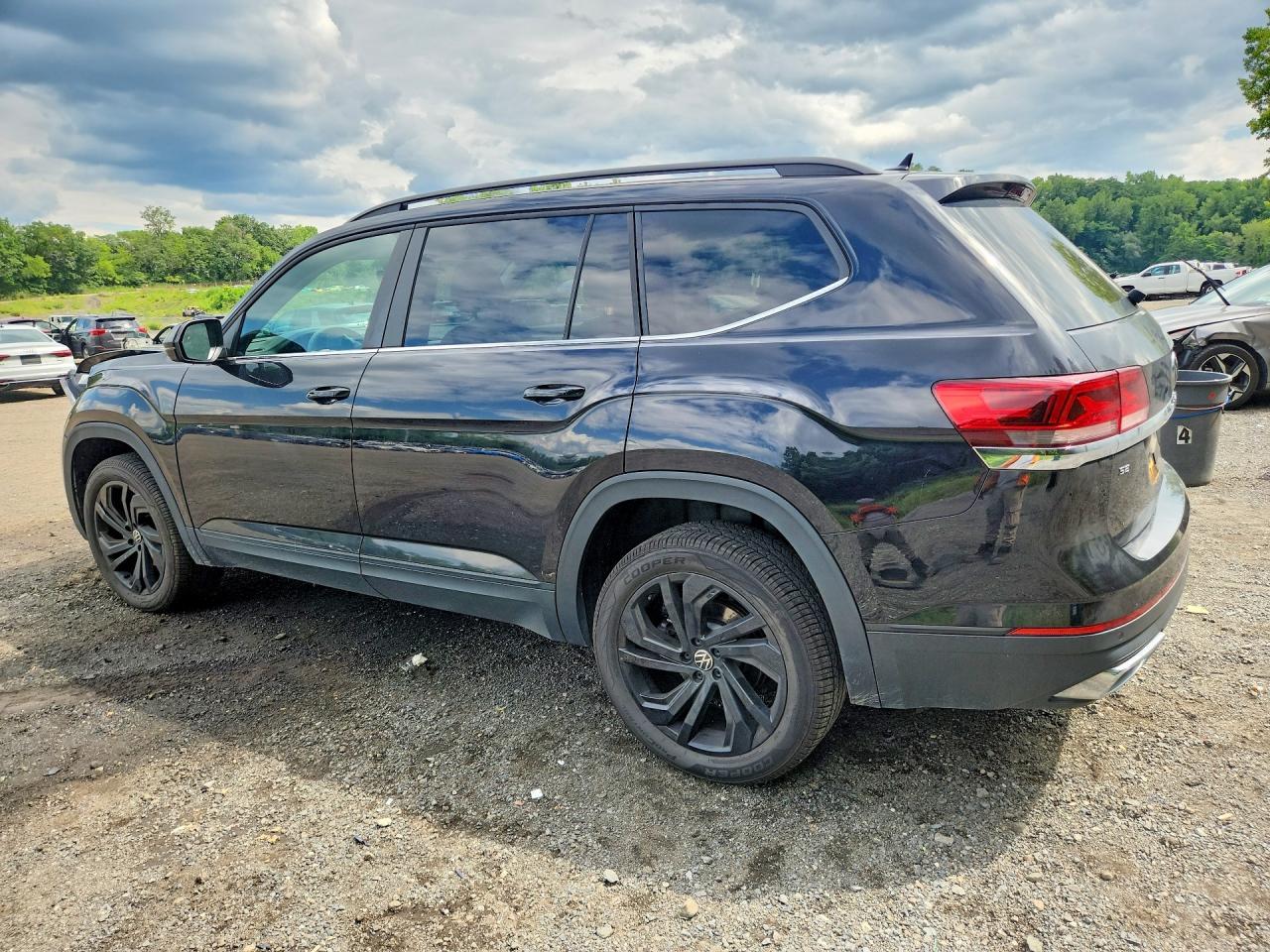 2022 Volkswagen Atlas Se - Image 2