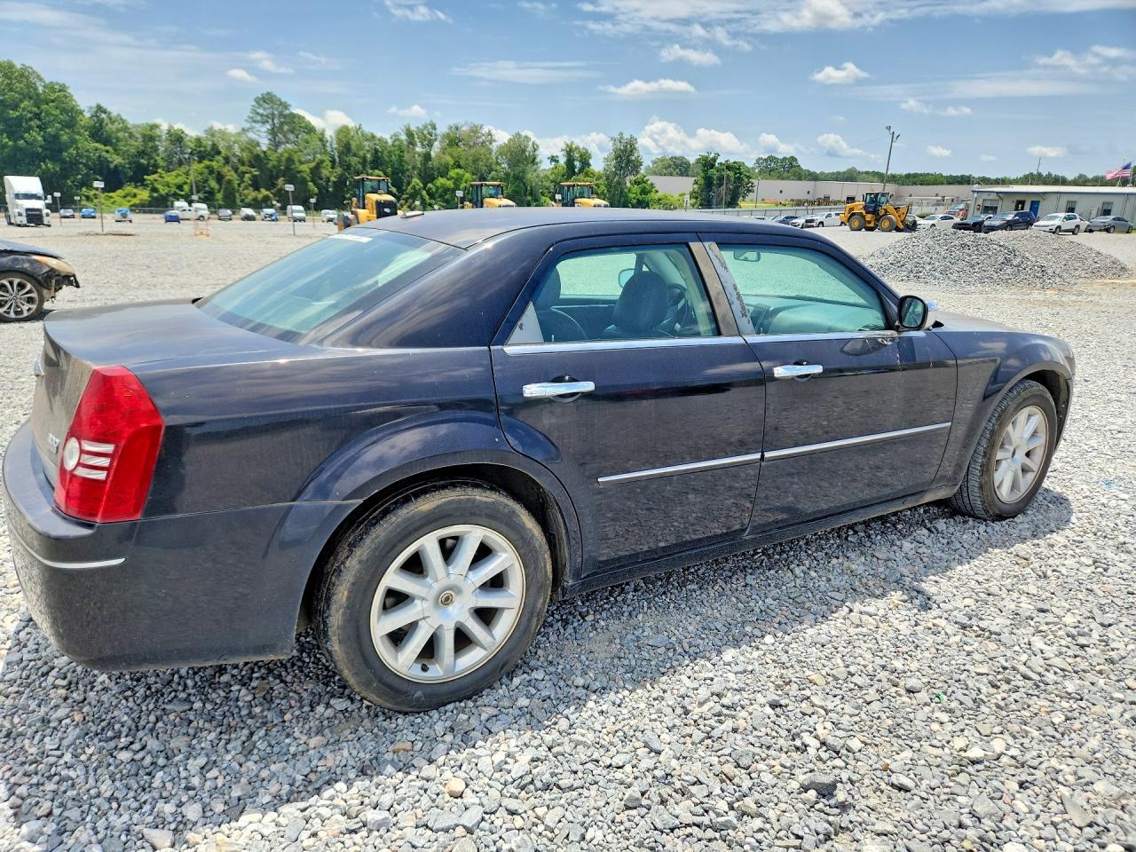 2010 Chrysler 300 Touring - Image 3