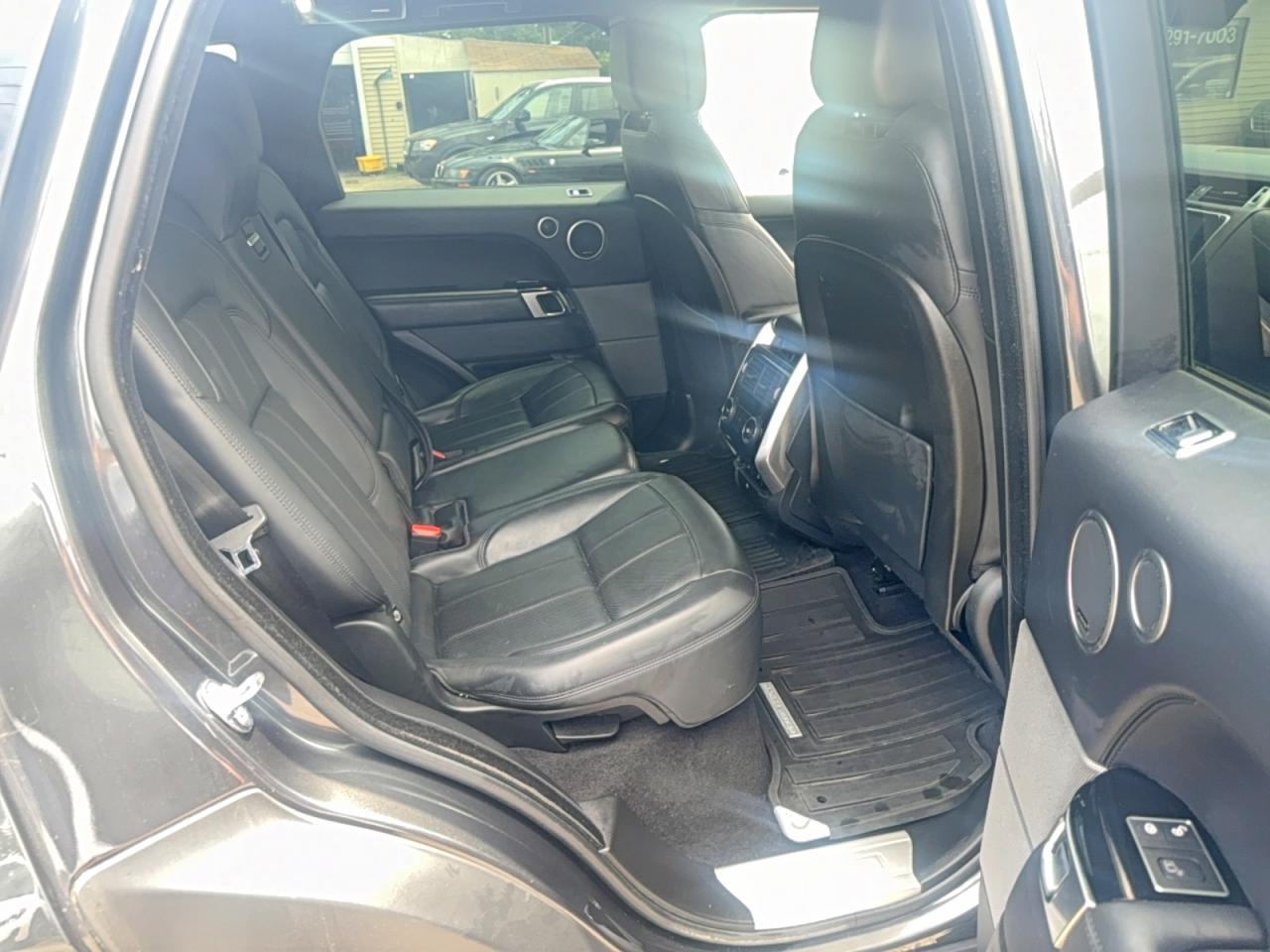 2019 Land Rover Range Rover Sport Hse - Image 6