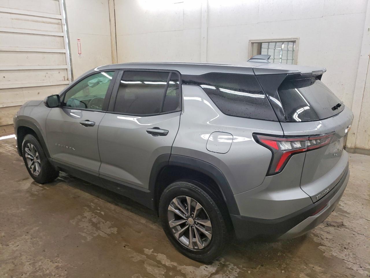 2025 Chevrolet Equinox Lt - Image 2