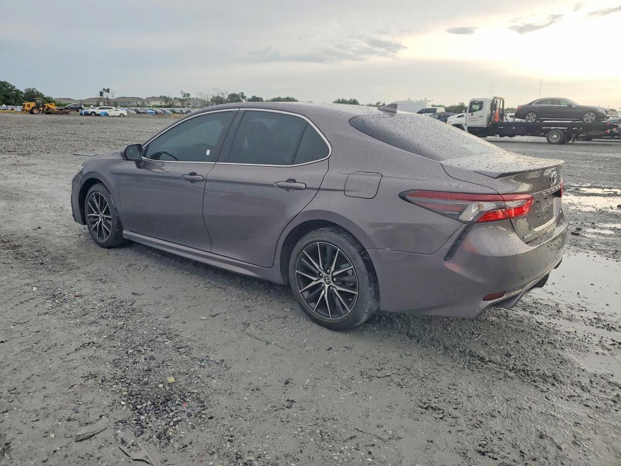 2023 Toyota Camry Se - Фото 2