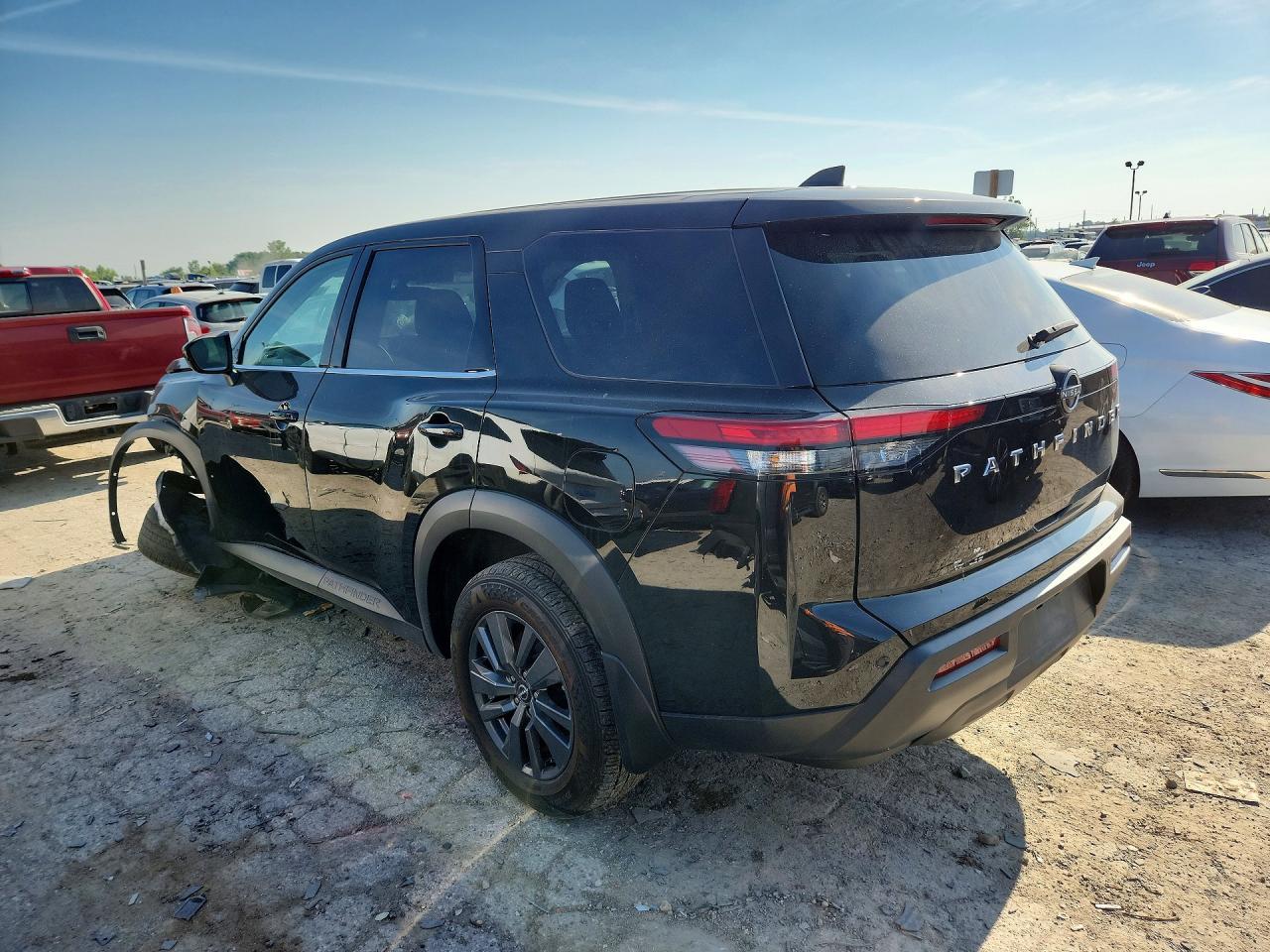 2023 Nissan Pathfinder S - Фото 2