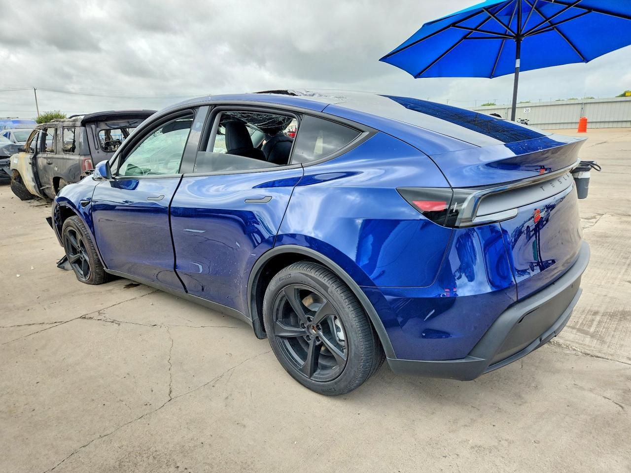 2026 Tesla Model Y - Image 2