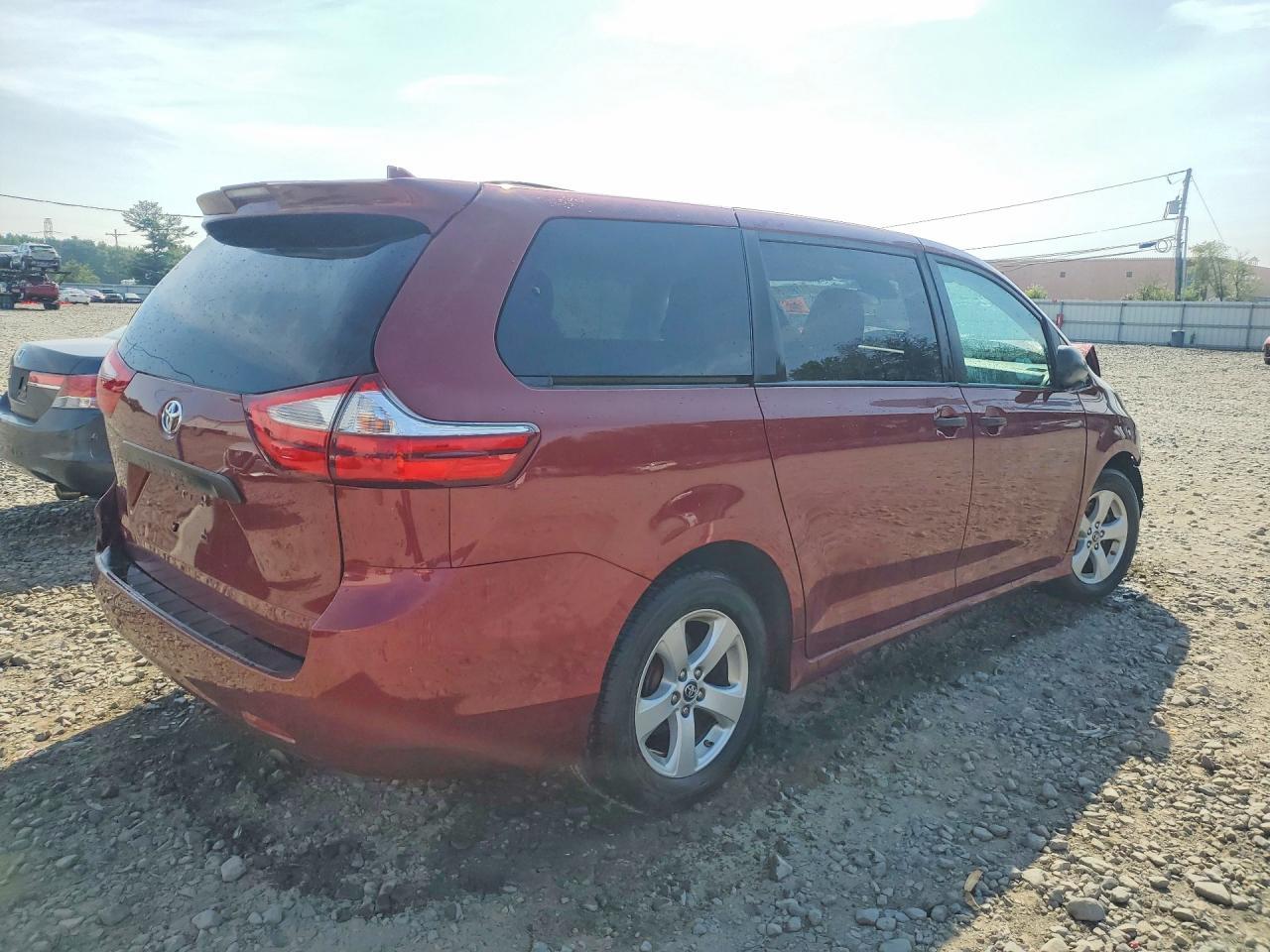 2019 Toyota Sienna L 7-Passenger - Фото 3