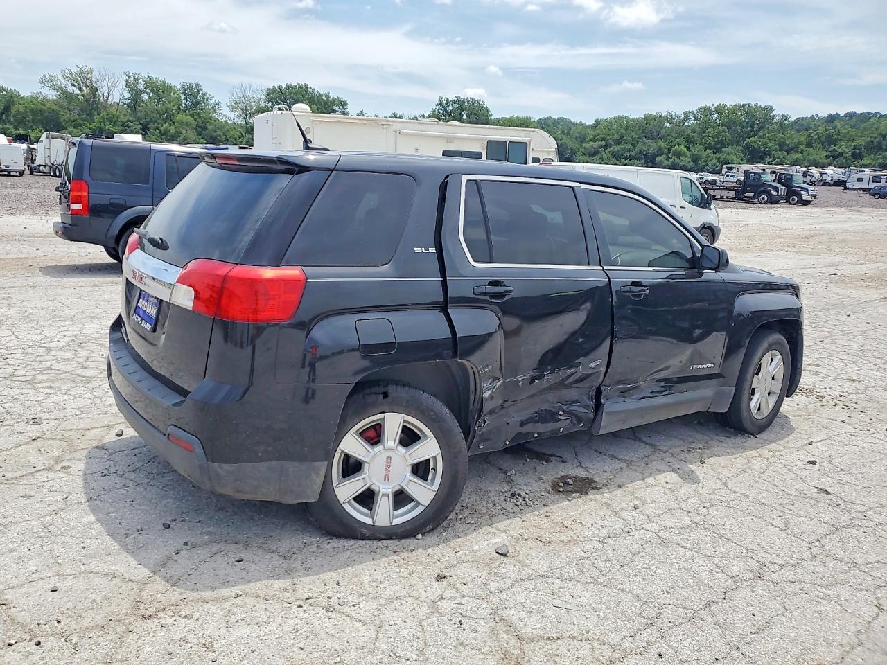2011 GMC Terrain Sle - Image 3