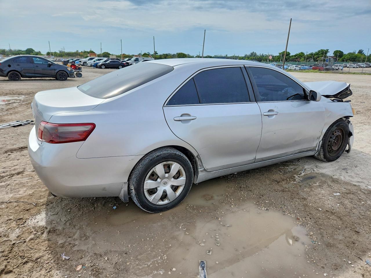2008 Toyota Camry Le - Фото 3