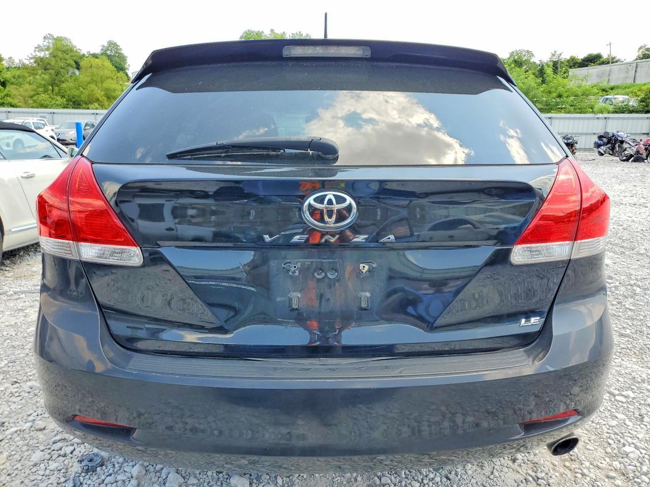 2012 Toyota Venza Le - Image 6