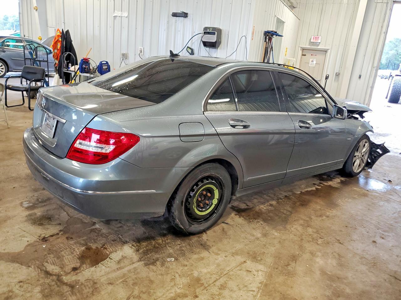 2012 Mercedes-Benz C 250 - Фото 3