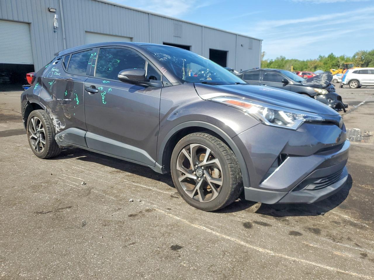 2019 Toyota C-Hr Xle - Image 4