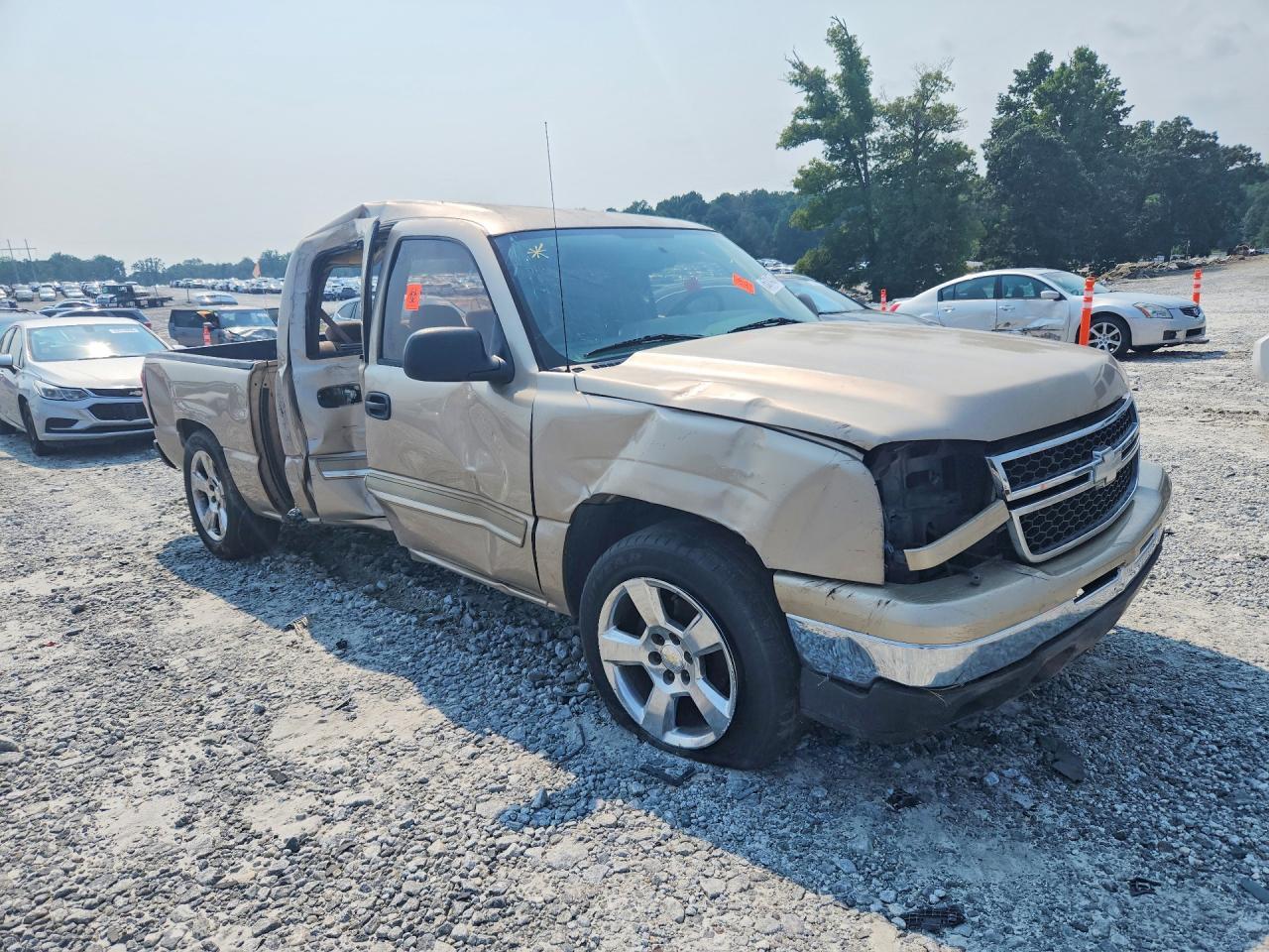 2007 Chevrolet Silverado C1500 Classic Crew Cab - Image 4