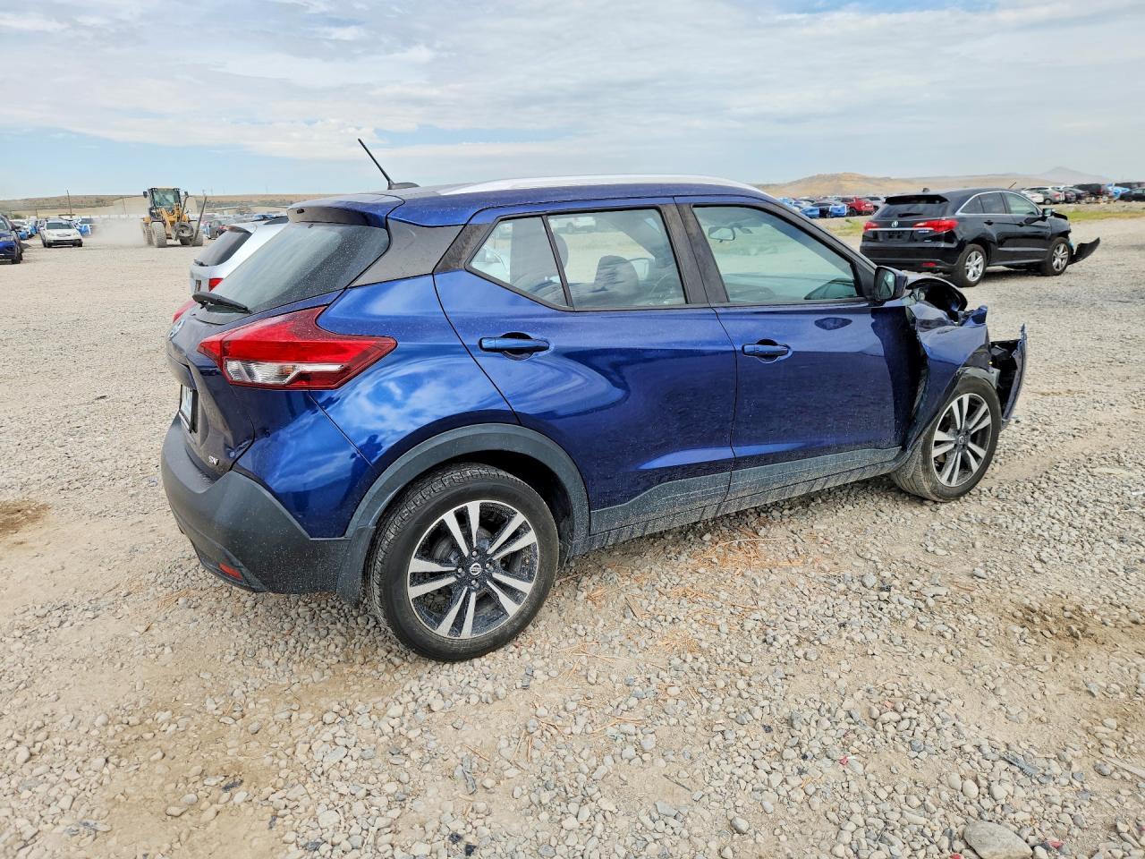 2019 Nissan Kicks Sv - Image 3
